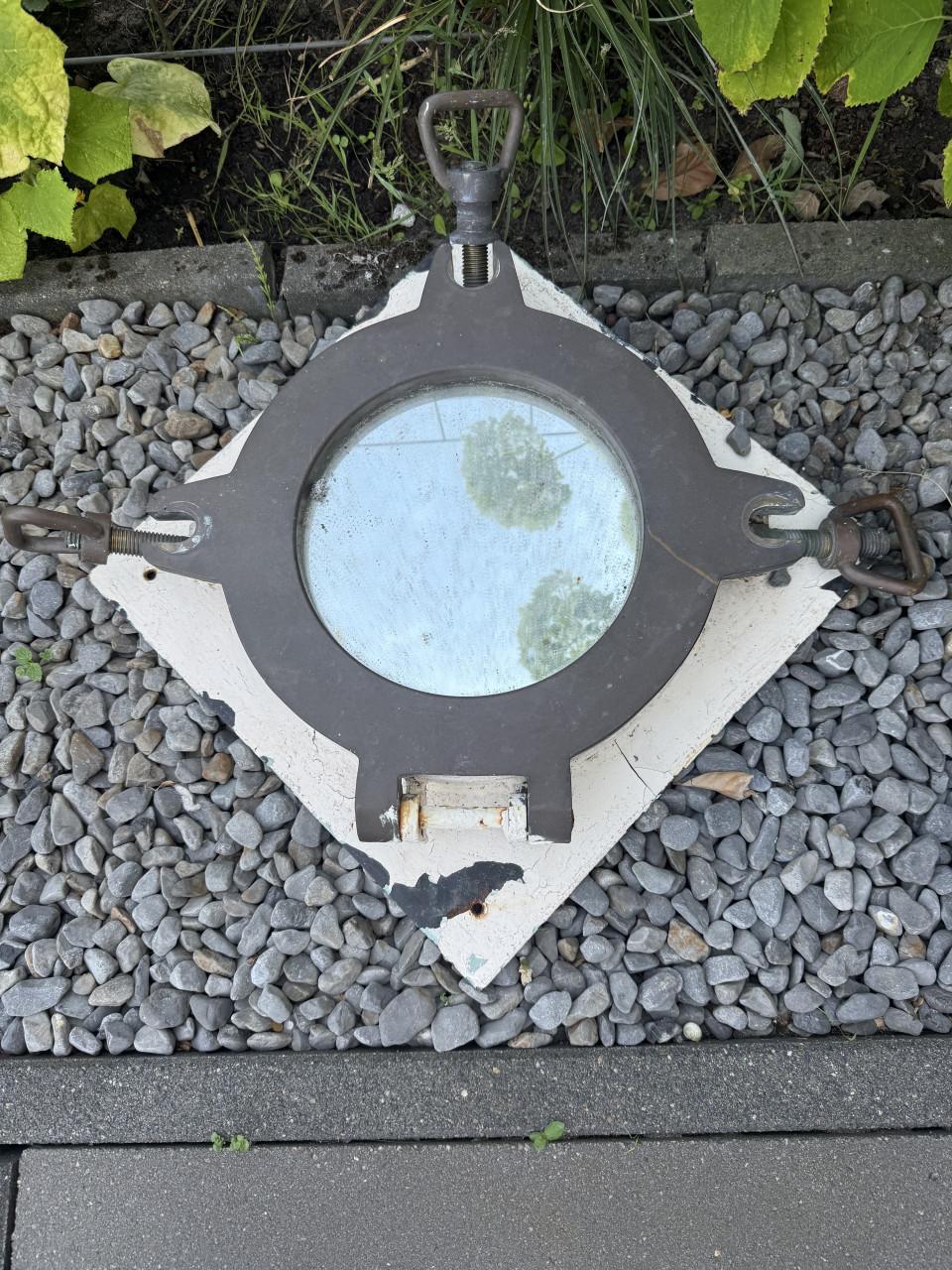 Bronze / Messing Patrijspoort met spiegel