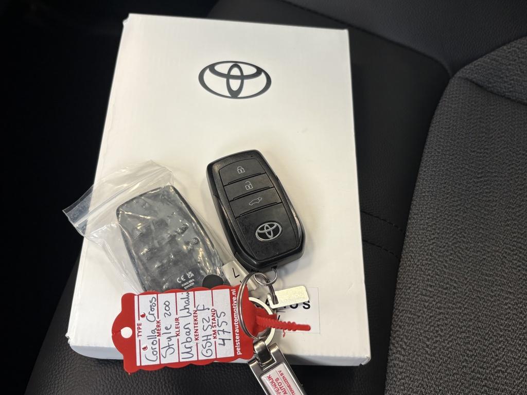 Toyota Corolla Cross hybrid 200 style