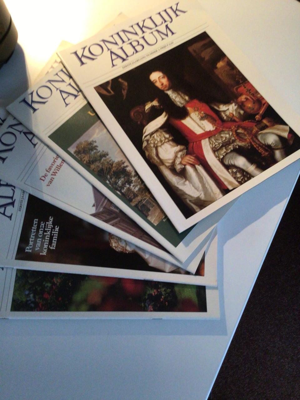 Verzamel Albums Koninklijk Huis