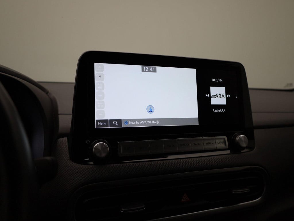 Hyundai Kona ev fashion 39 kwh | navi | camera | lmv | pdc | climate