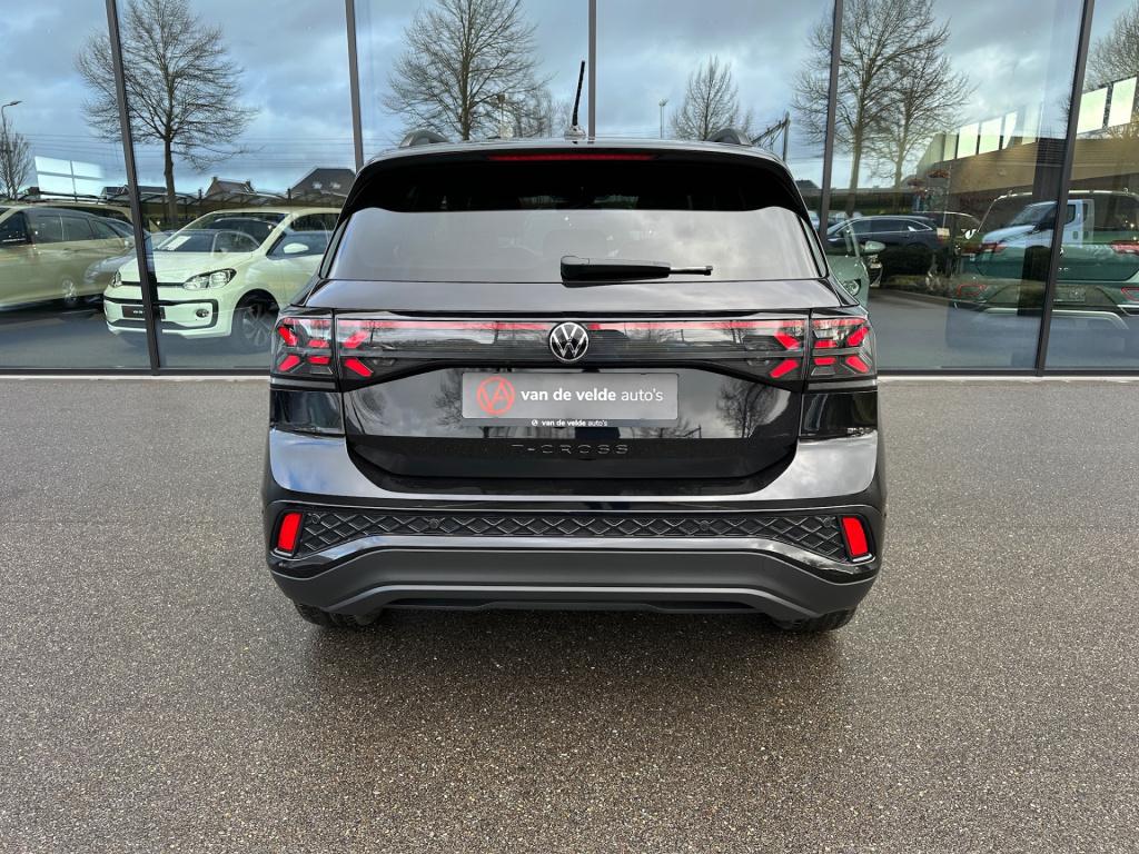Volkswagen T-cross 1.5 tsi 150pk dsg r-line | black style | trekhaak | iq l