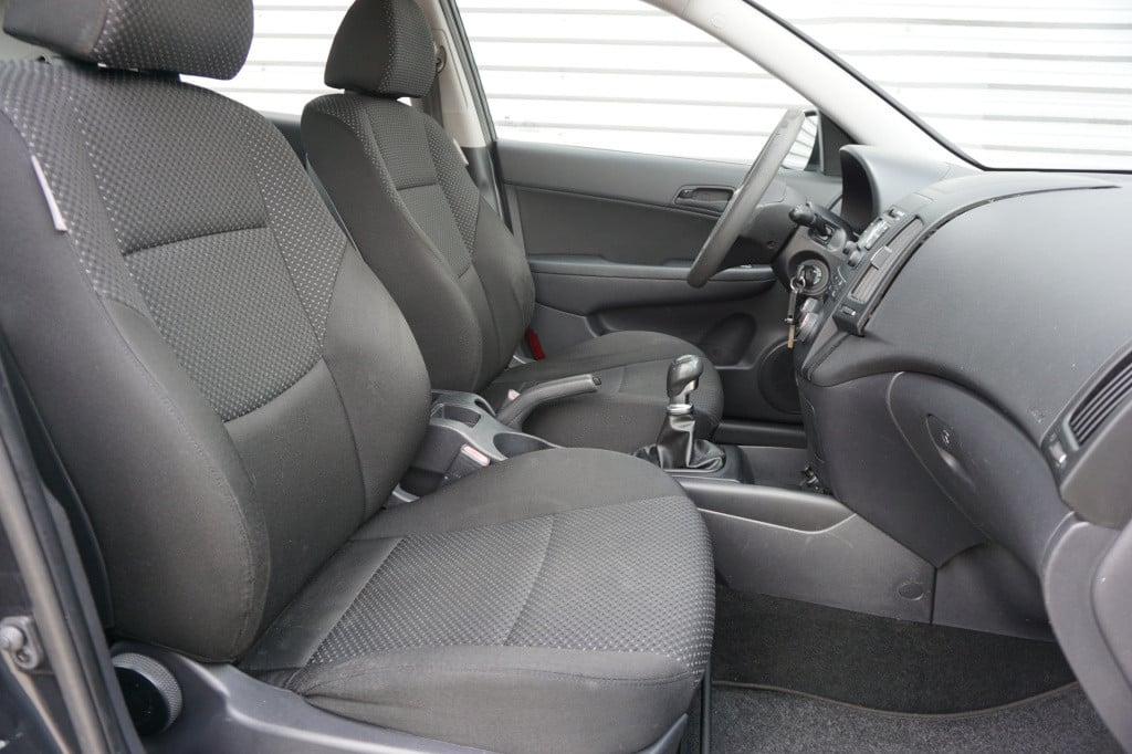 Hyundai I 30 1.4i i-drive cool airco / elektr. ramen / nap