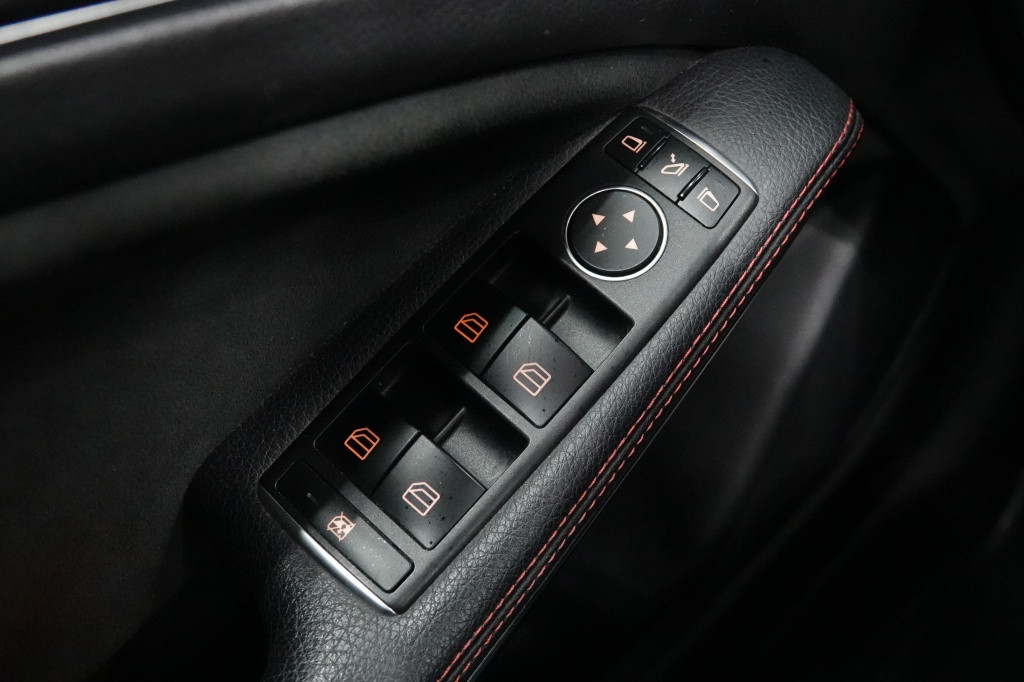 Mercedes-Benz A-Klasse 180 | amg-styling | pano | verkocht