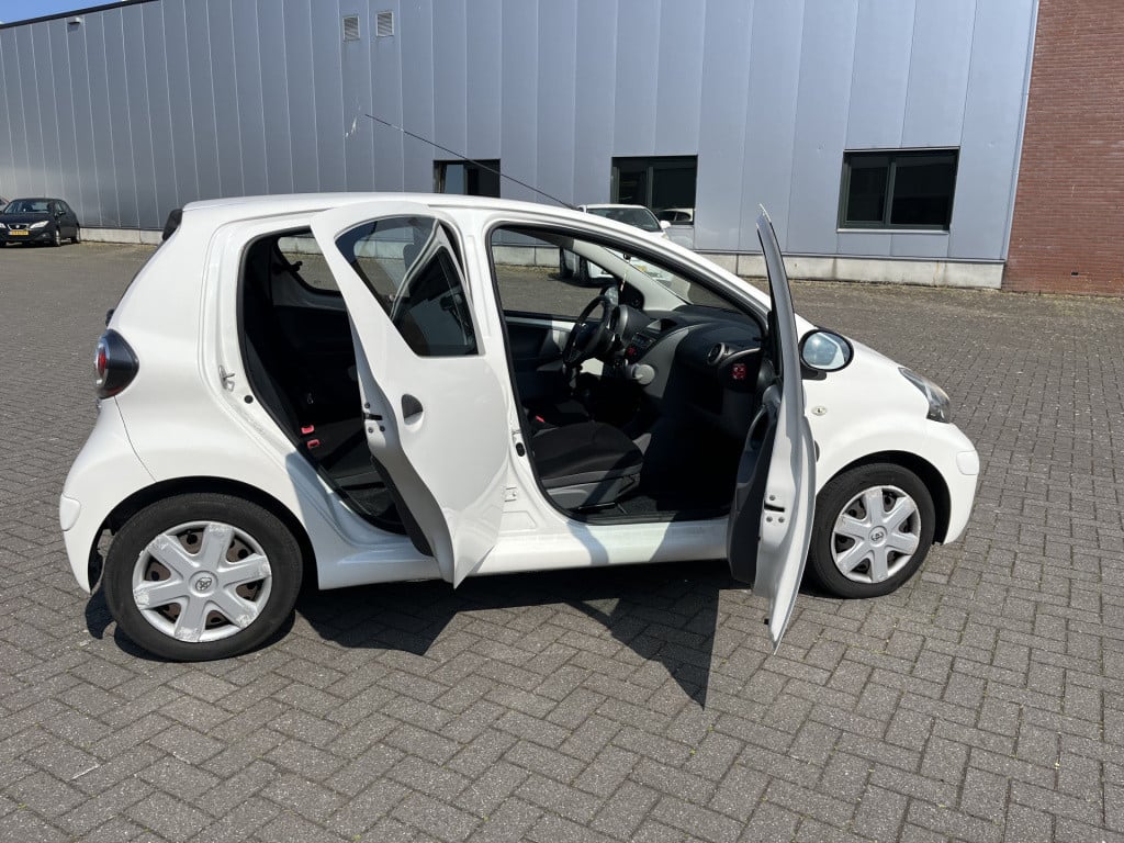 Toyota Aygo 1.0-12v cool 50 dkm