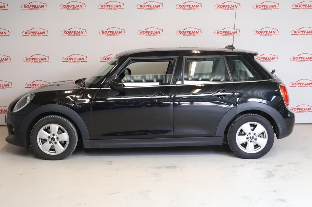 Mini One mini 1.5 business edition nl auto, cruise controle, appconnect, al