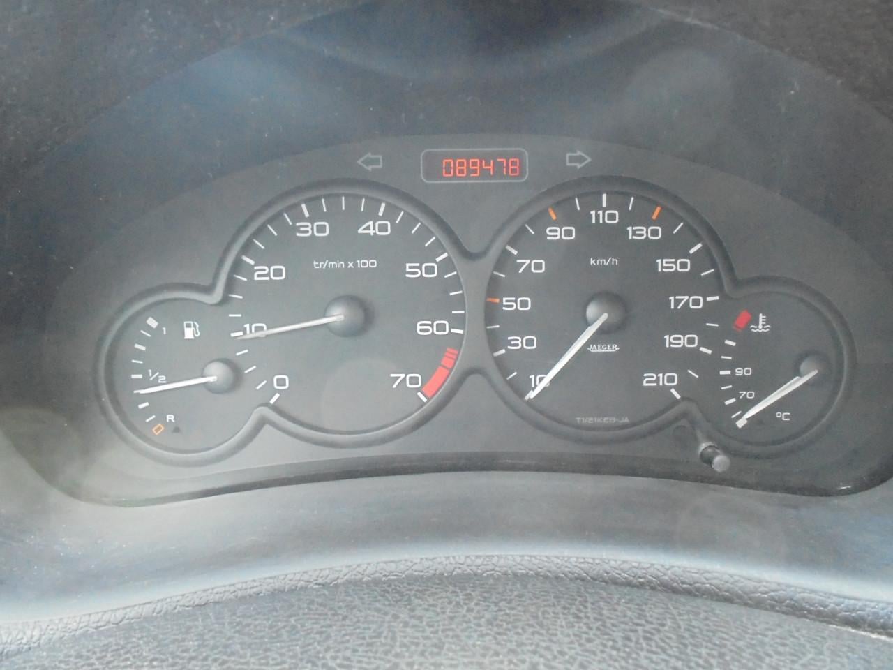 206 in leuke staat motorisch in goede conditie met slechts 89.478 Km N.A.P