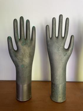 Metalen handschoenmallen