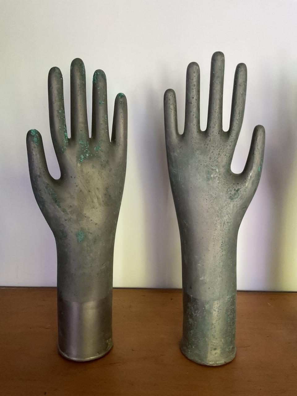 Metalen handschoenmallen