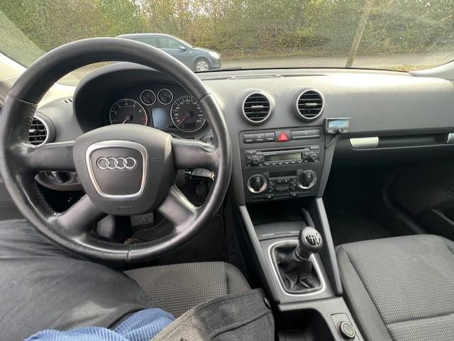Audi A3 sportback 2.0 fsi attraction