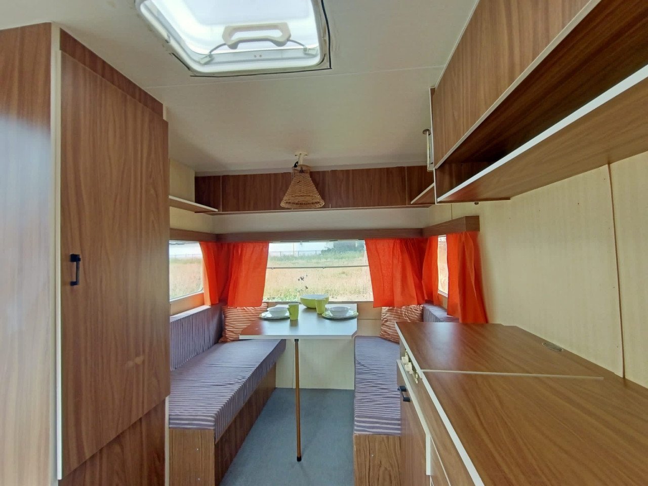 Uniek mooie Retro oldtimer 1974 , Wehl caravan met voortent