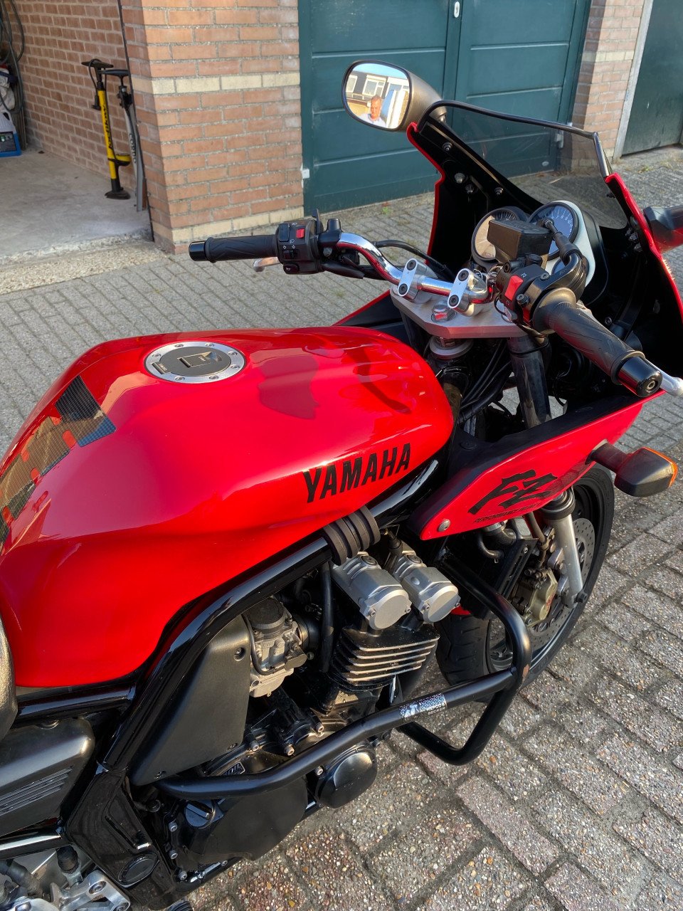 Prachtige Yamaha FZ400 Fazer