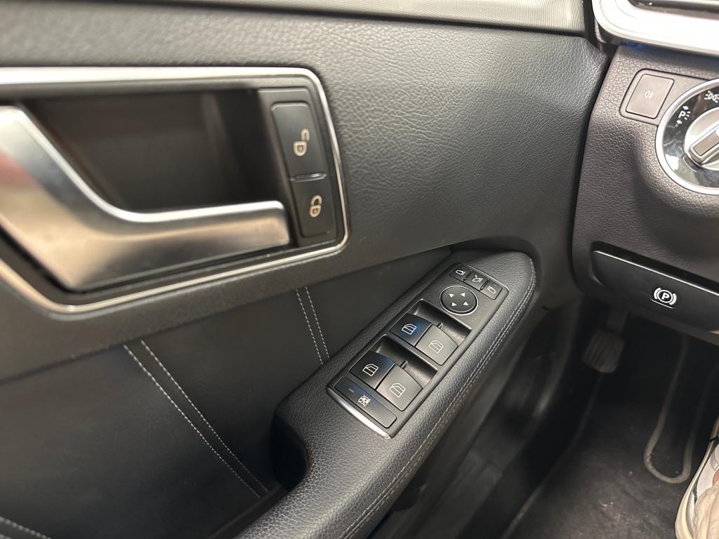 Mercedes-Benz A-Klasse 180 amg line | magno grey | keyless go | trekhaak |