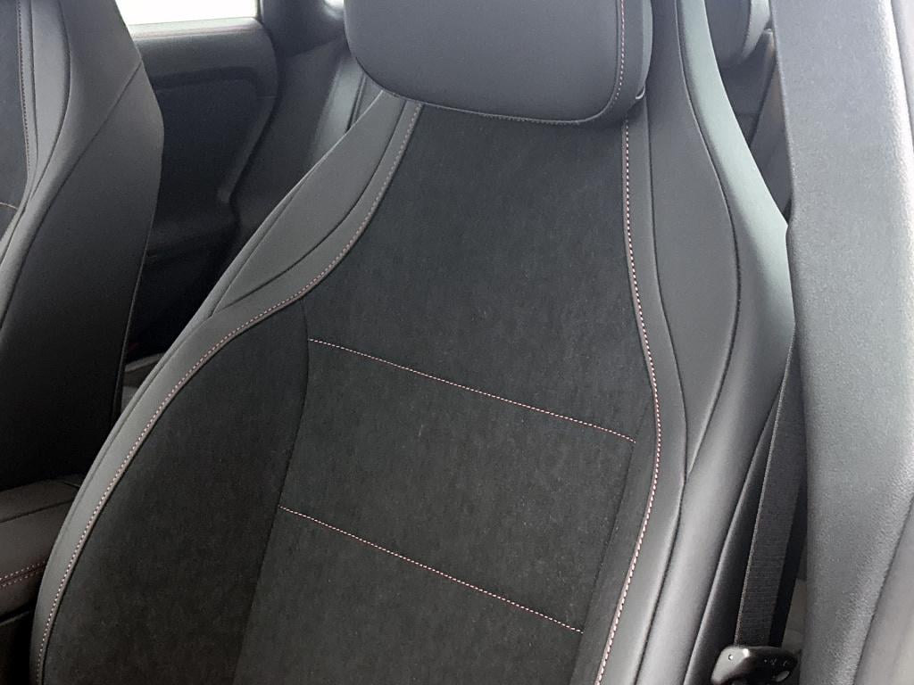 Mercedes-Benz Cla 200 business solution amg | advanced plus pakket | parkee