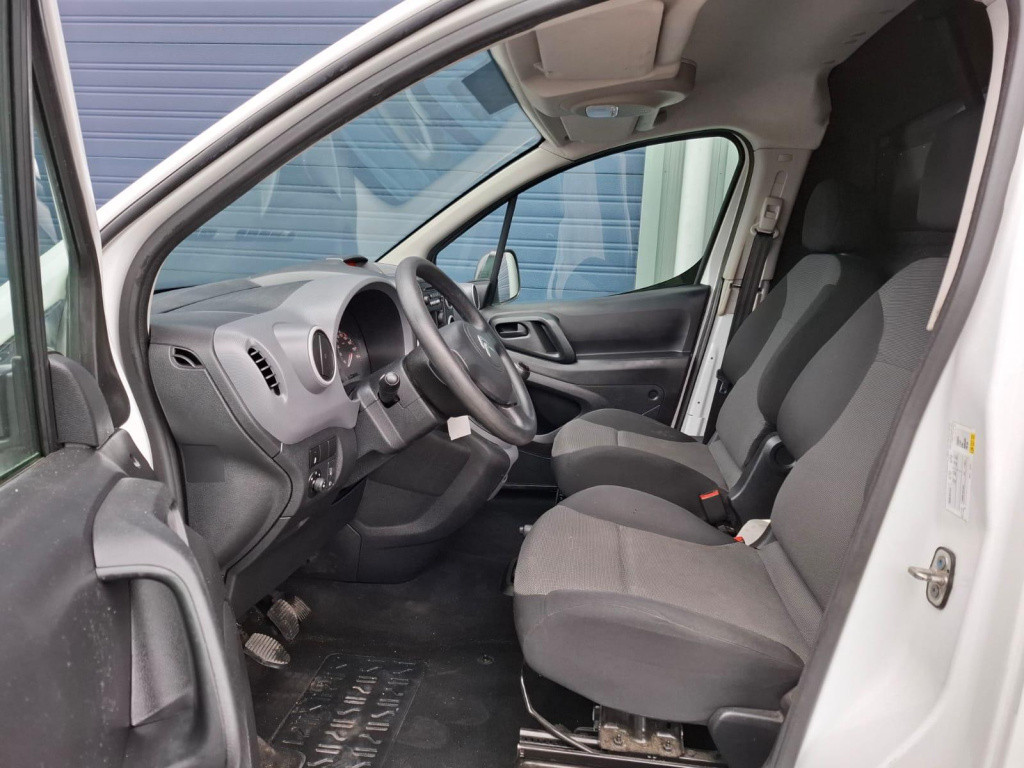Citroen Berlingo 1.6 bluehdi 75 comfort airco / kasten inrichting / trekhaa