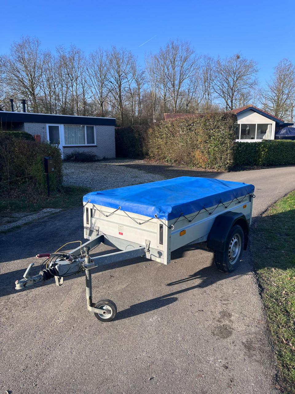 Geremde aanhanger Humbaur -  met kenteken