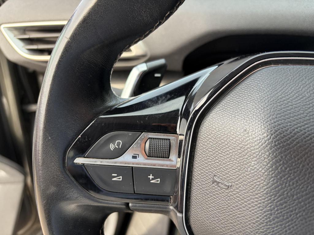 Peugeot 3008 1.2 puretech allure automaat| nieuwe motor!|24 maanden garanti