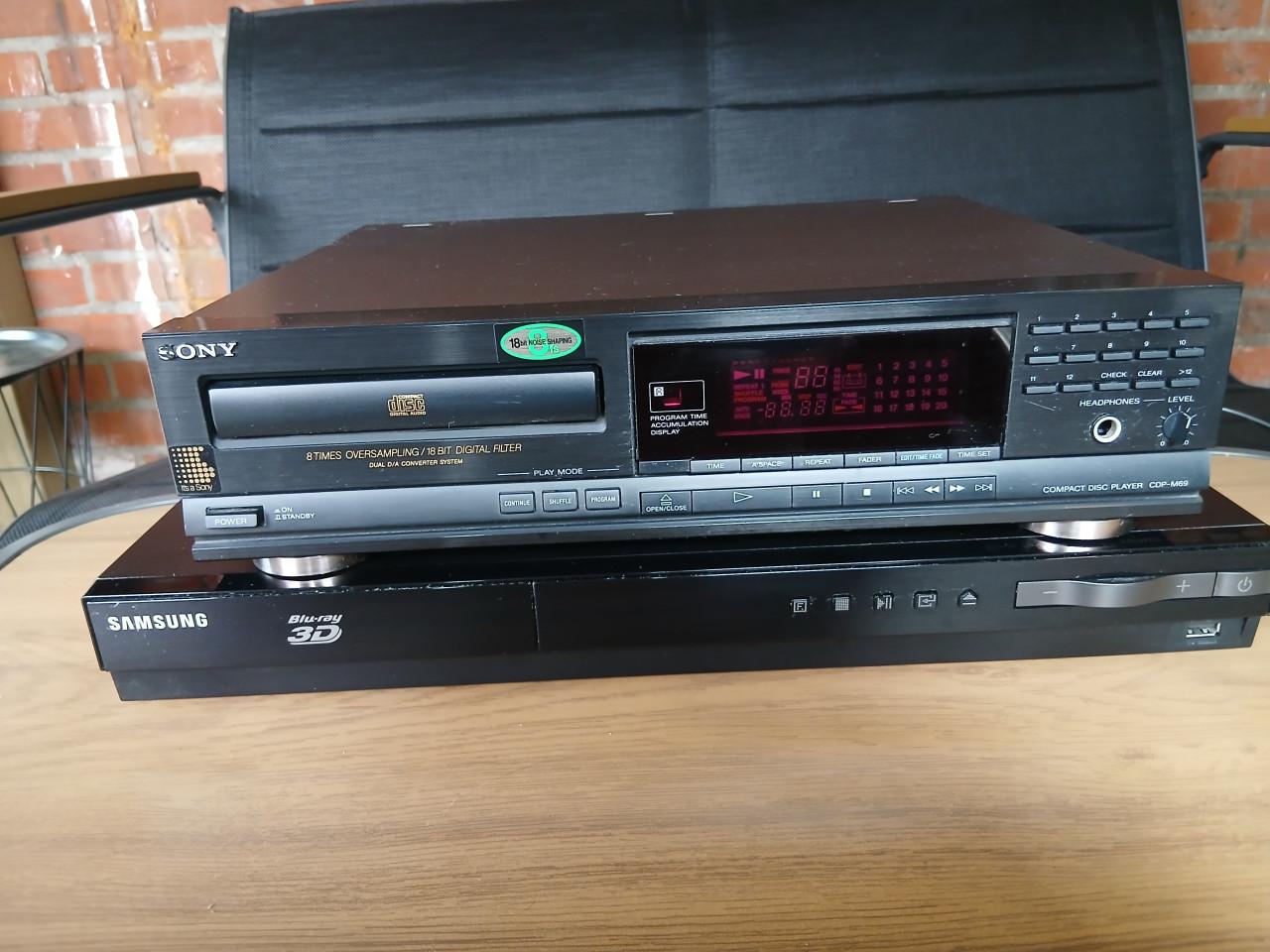 Te koop blueray speler en sony cd speler