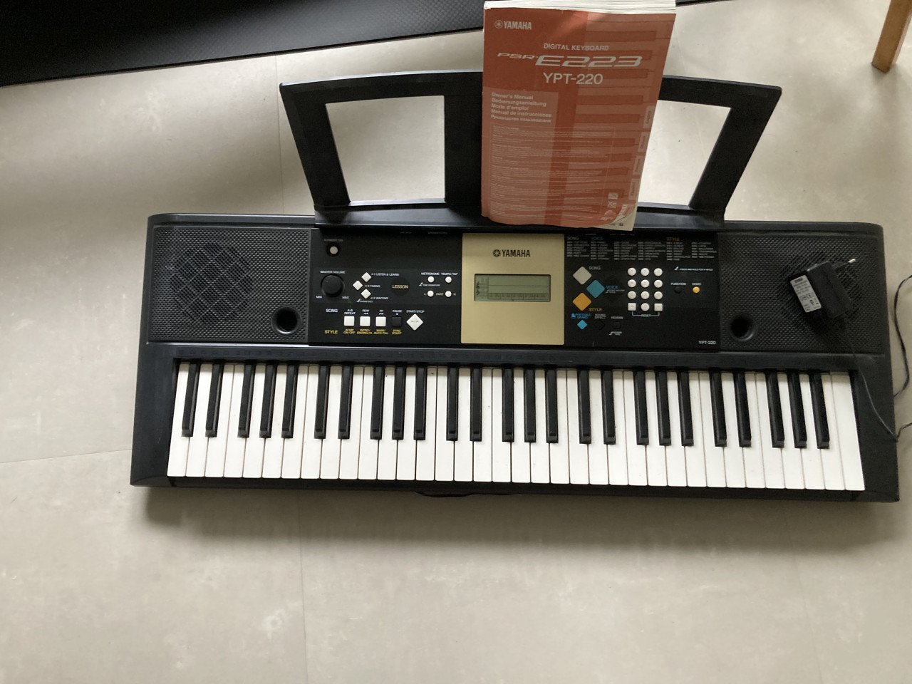 Keyboard yamaha PSR E322 YPT 220