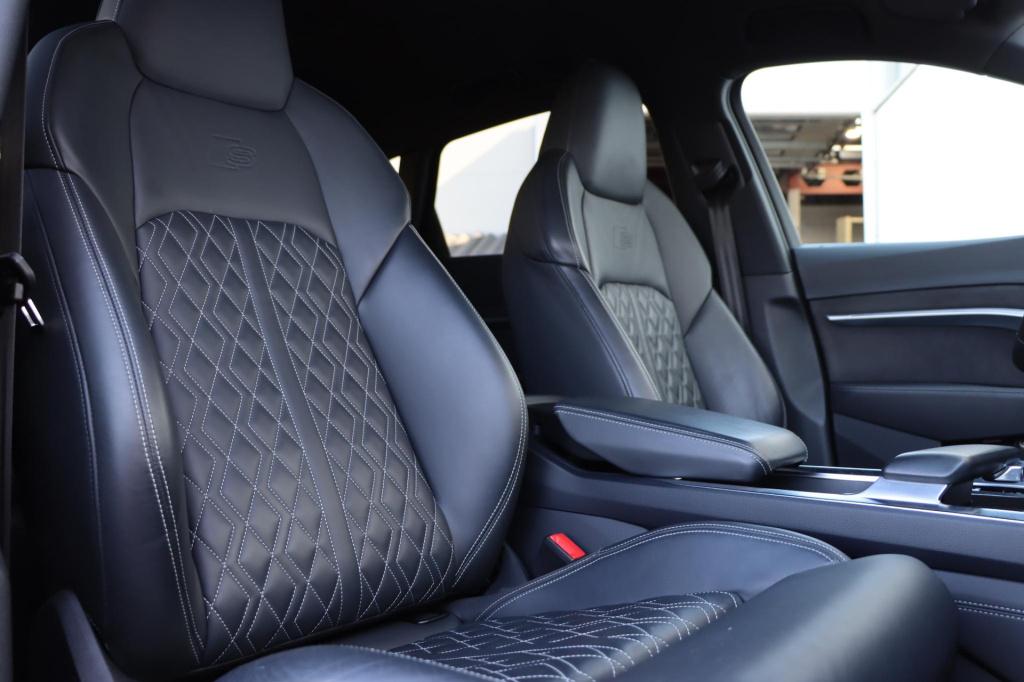 Audi E-tron 55 quattro s edition 95 kwh 408pk