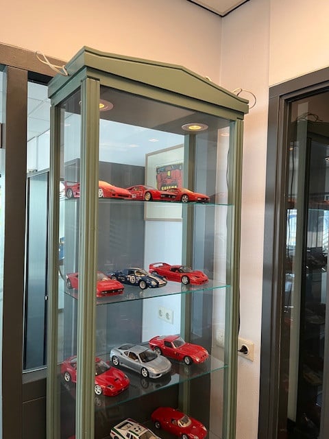 Te koop vitrine kast
