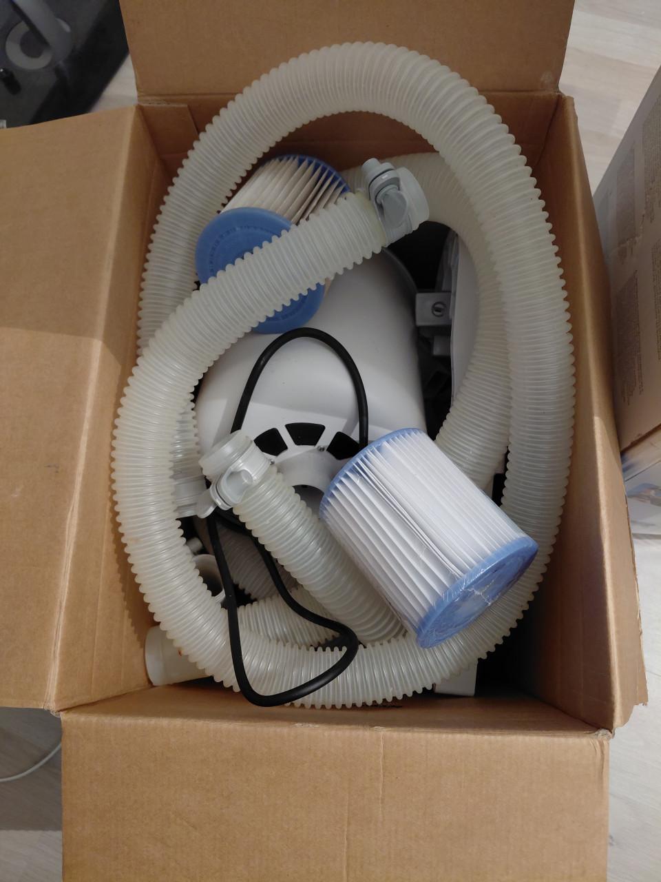 Intex opzetbad (GERESERVEERD)