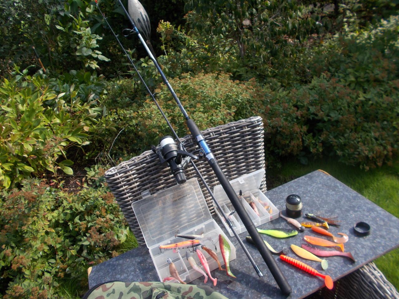 Zeebaarset direct visklaar. Sea Bass hengel,Shimano molen, kunstaas, tas