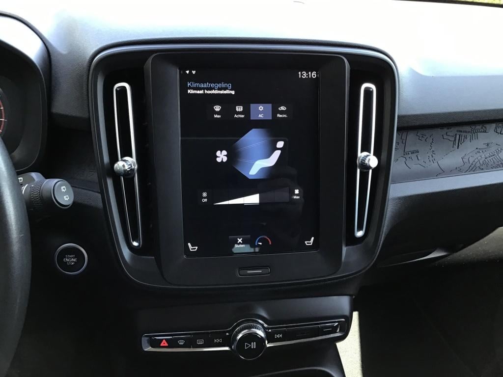 Volvo XC40 t4 190pk aut. momentum nieuwstaat i parkassist i navigatie i cru