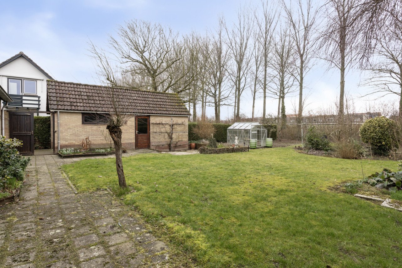 Vrijstaande semi-bungalow aan de rand van Heinkenszand