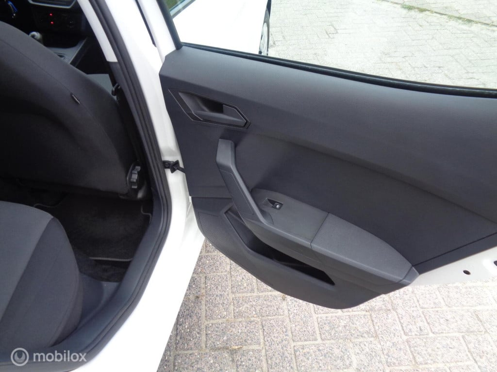Seat Ibiza 1.0 mpi reference/airco/cruise controle/pdc/carplay/1st eig/slec