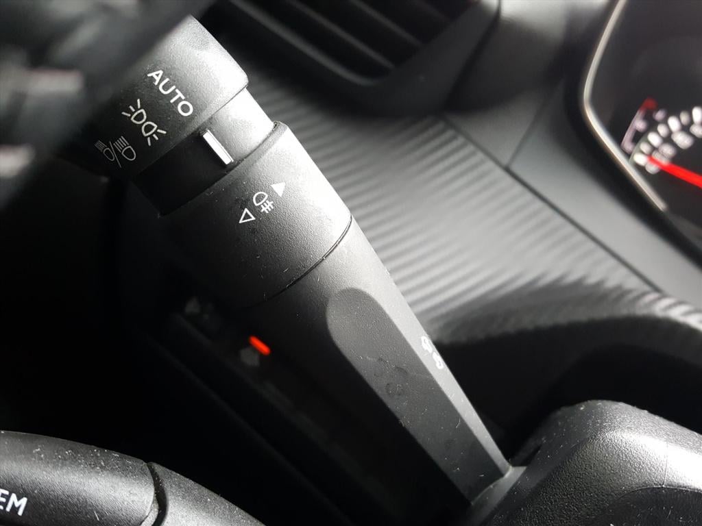 Peugeot 2008 1.2 puretech 100pk active apple carplay & android auto | navig