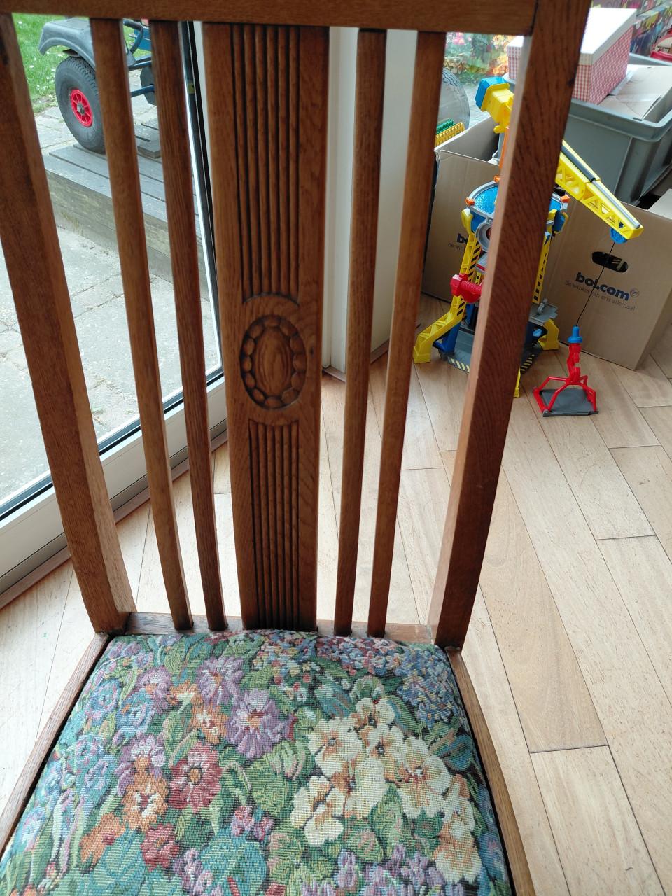 6 Mooie eetkamer stoelen