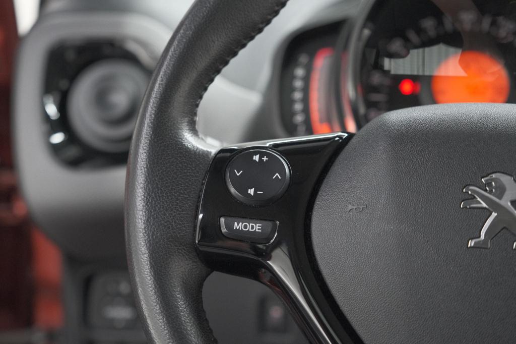 Peugeot 108 1.0 e-vti allure | camera | climate control | dab+ | 15 inch li