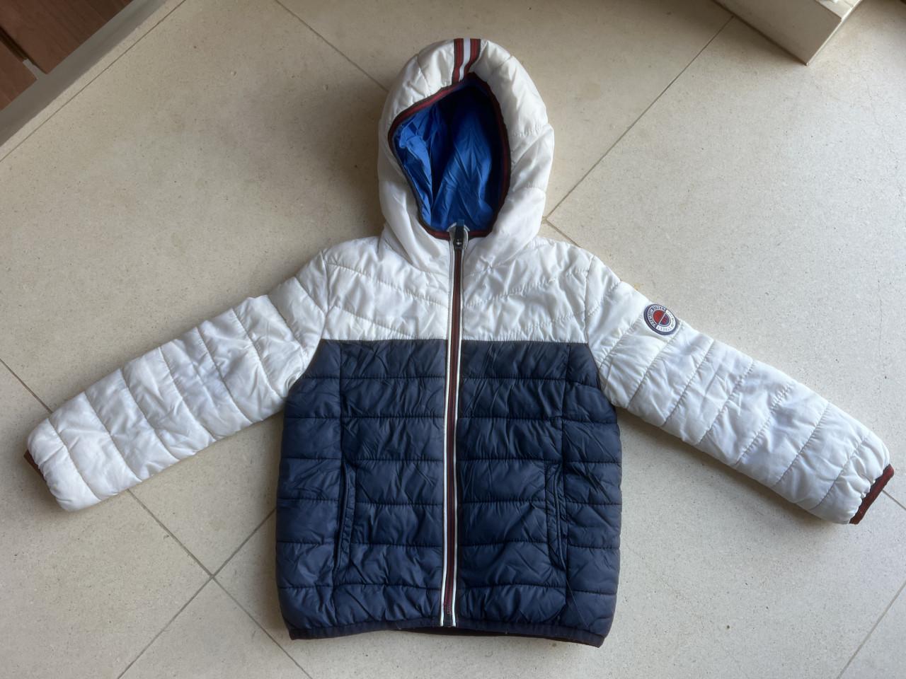 Twee winterjassen maat 104