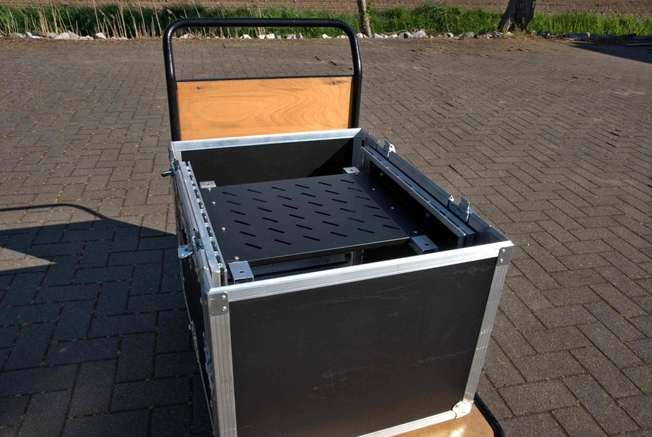 Te koop flightcase 19"  (tape rack)