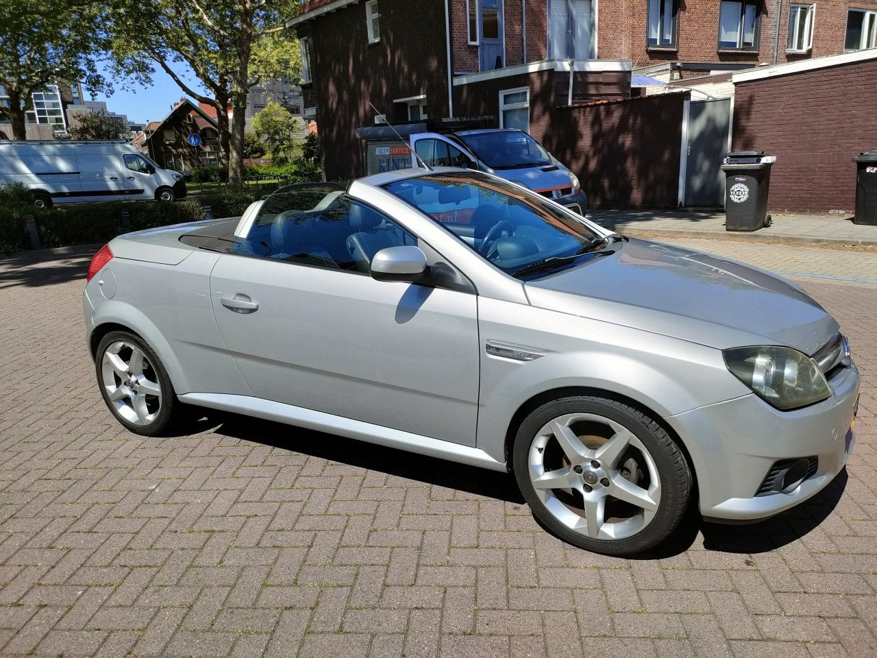 Opel Tigra 1.8 16V Twintop 2005 Grijs