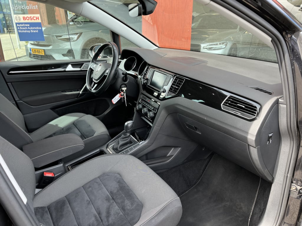 Volkswagen Golf Sportsvan 1.4 tsi highline | massage | 17'' | stoelverw. | 
