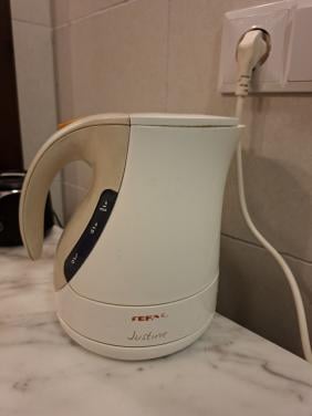 Waterkoker en theedoos