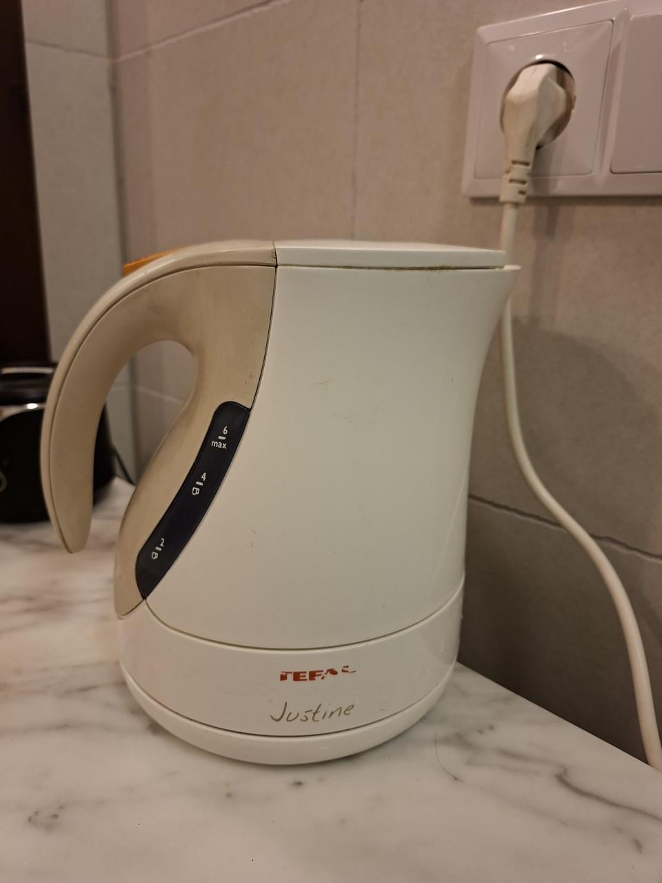 Waterkoker en theedoos
