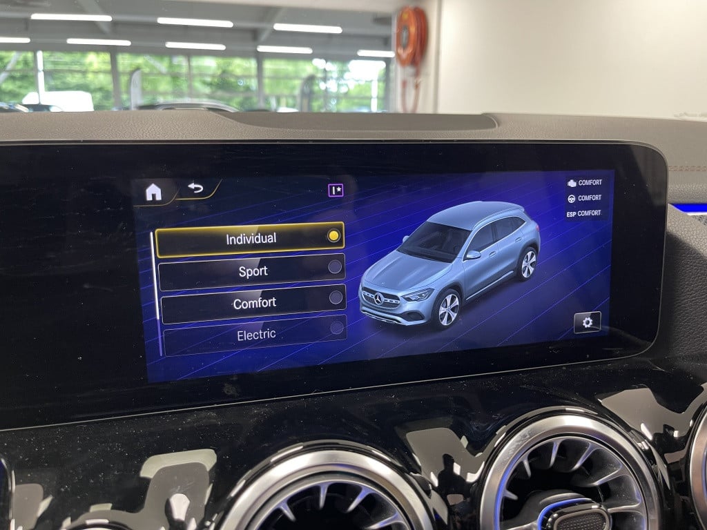 Mercedes-Benz Gla-klasse 250 e amg line | pano | 360 cam | leer | multibeam