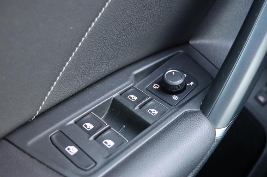 Volkswagen Tiguan 1.4 tsi act highline business r 150pk dsg6  full options 