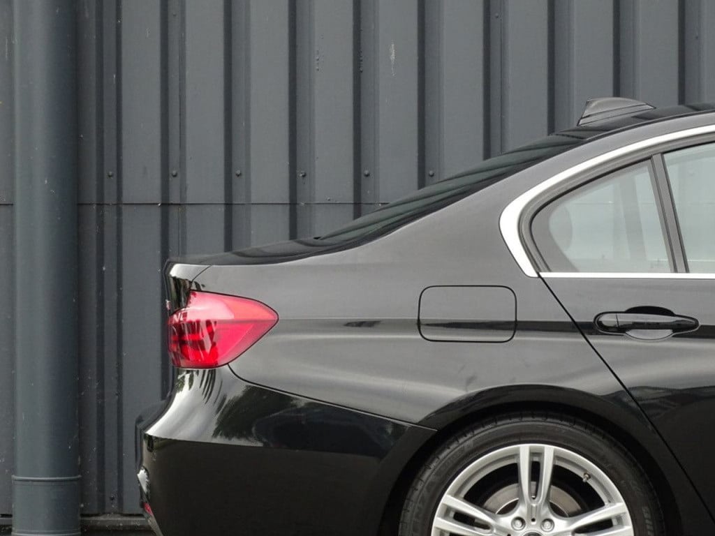 BMW 3-serie 318i m sport