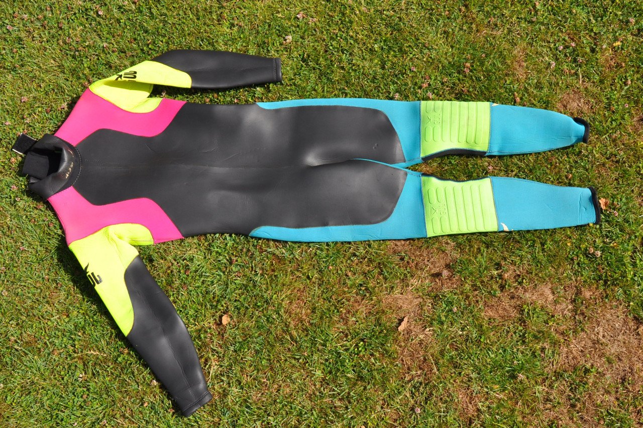 2x Wetsuit (maat M en S)