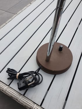 Prachtige vintage jaren 60 bruine metalen Tafel/bureaulamp....