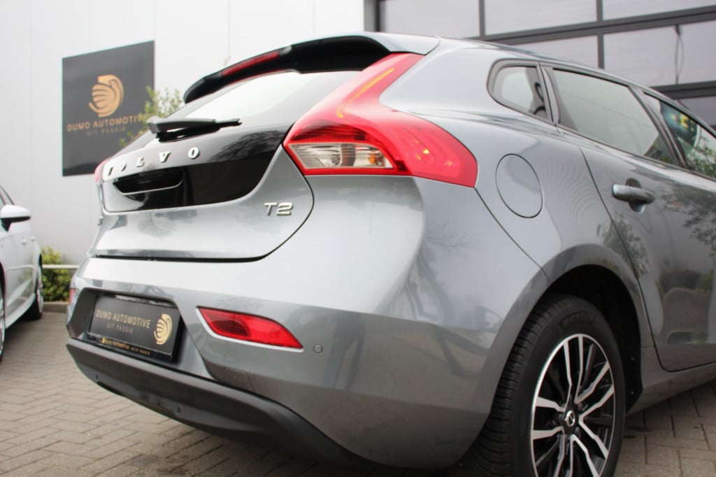 Volvo V40 2.0 t2 momentum - full led - navi - clima - half leder - 1e eig -