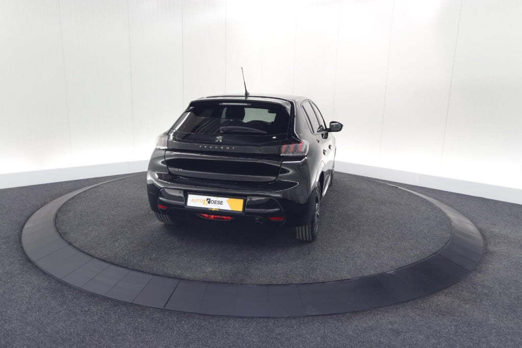 Peugeot 208 puretech 100 allure pack | camera | apple carplay | stoelverwar