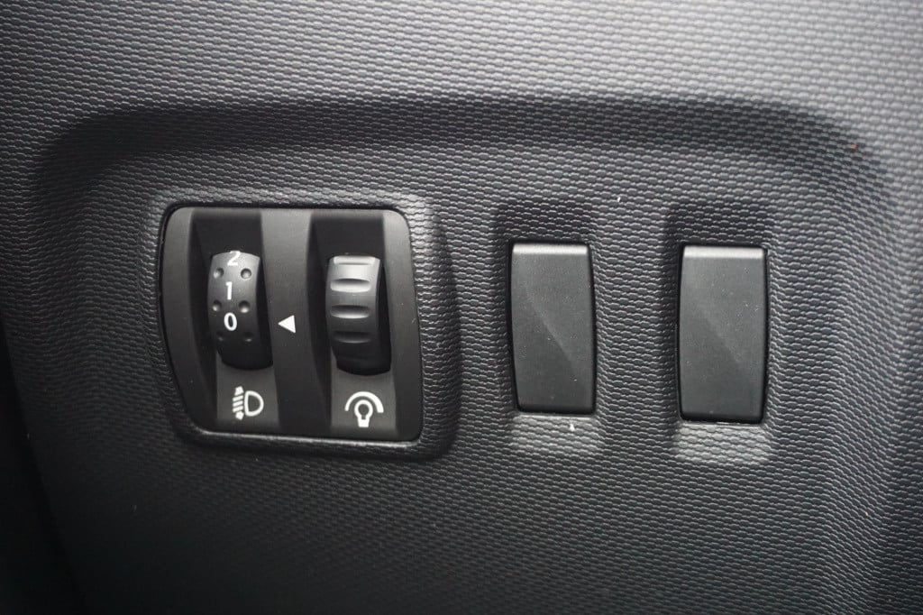 Renault Captur 1.2 tce dynamique automaat - airco / navi / cruise / parkeer
