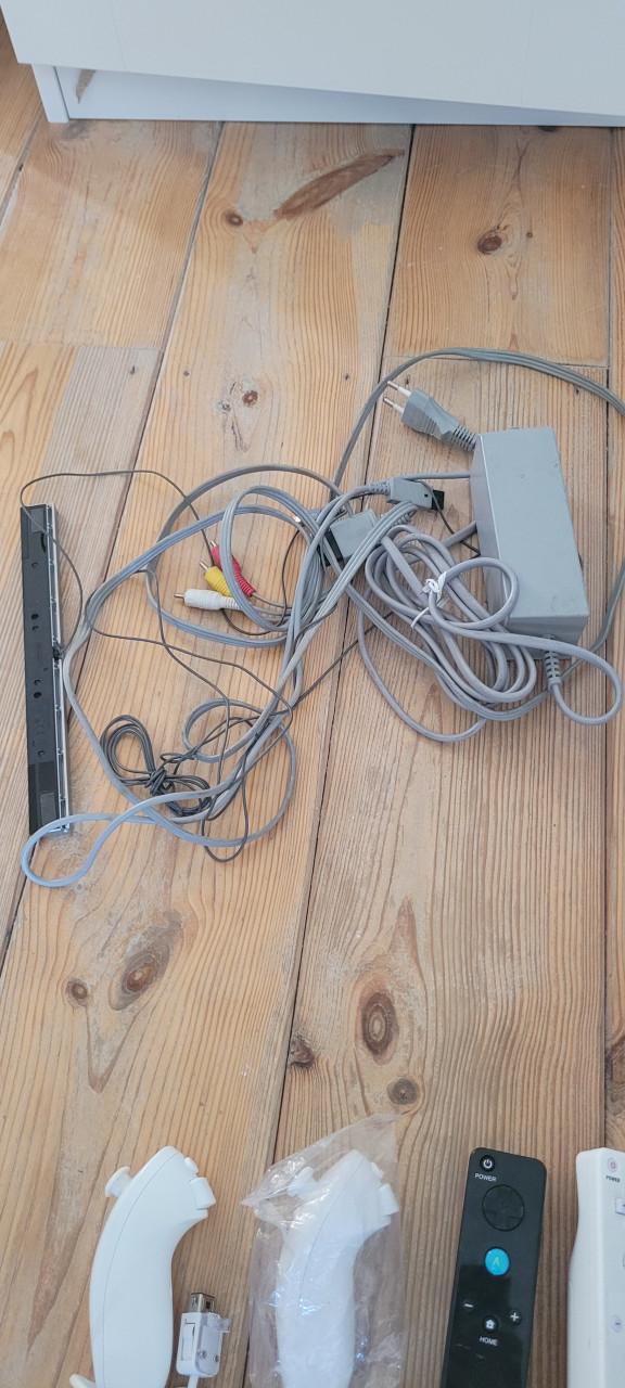Wii console, veel extra's MOET WEG