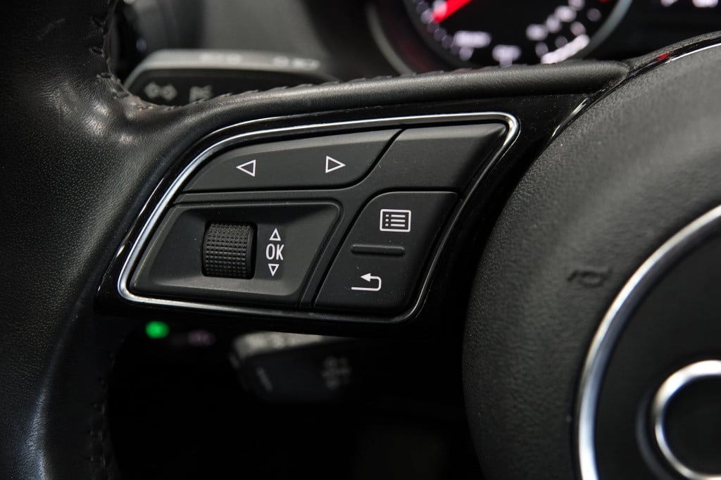 Audi Q2 1.0 tfsi | pdc | airco | 20" |