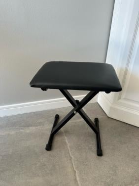 Pianokruk zwart met gevoerde zitting