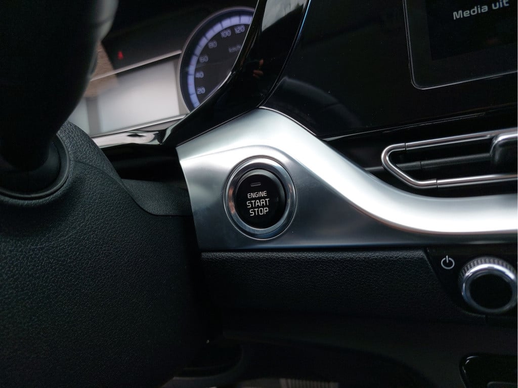 Kia Niro 1.6 gdi hybrid dynamicline limited | parkeercamera | lichtmetalen 